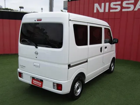 Nissan Clipper Van