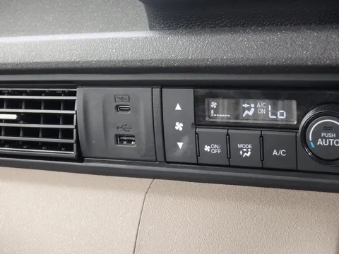 Honda N-BOX Joy