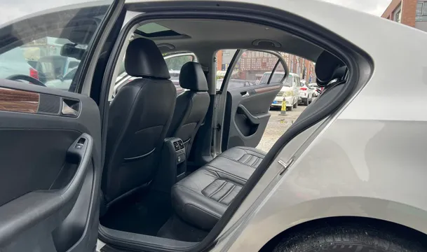 Volkswagen Sagitar