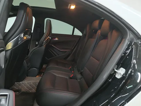 Mercedes-Benz Mercedes-Benz CLA