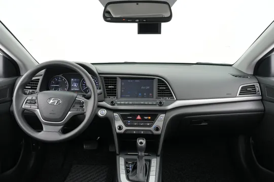 Hyundai Elantra (Avante)