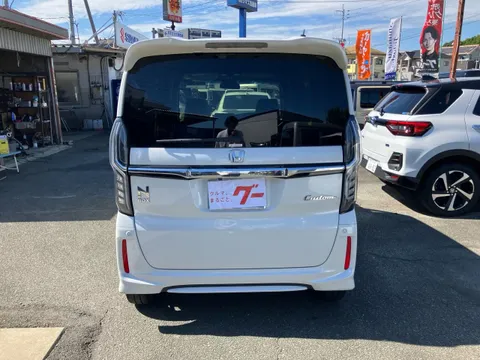 Honda N-BOX Custom