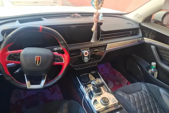 Hongqi HS5