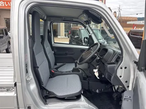 Nissan Clipper Truck
