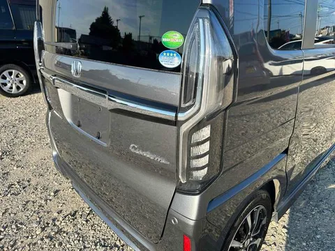 Honda N-BOX Custom
