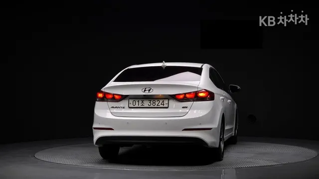 Hyundai Elantra (Avante)