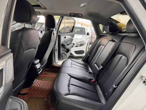 Roewe i6