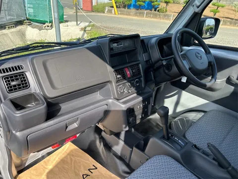 Nissan Clipper Truck