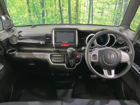 Honda N-BOX Custom