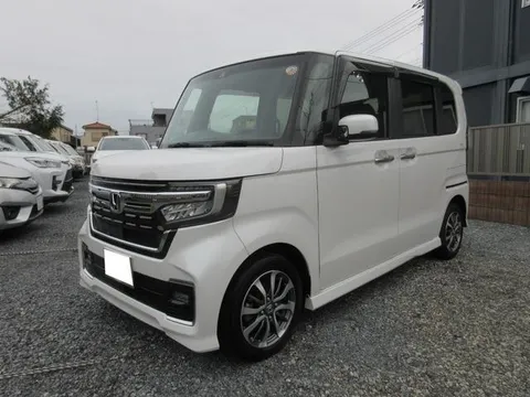 Honda N-BOX Custom