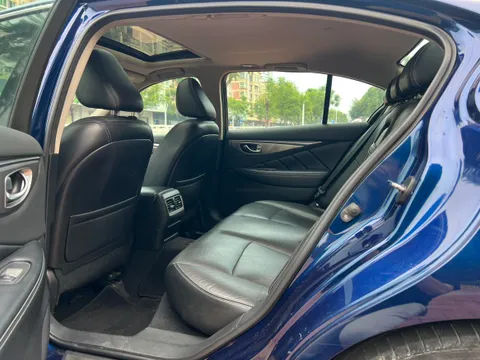Infiniti Q50L