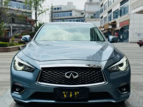Infiniti Q50L
