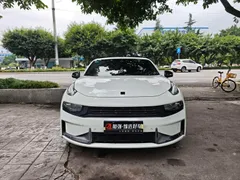 Lynk & Co 03