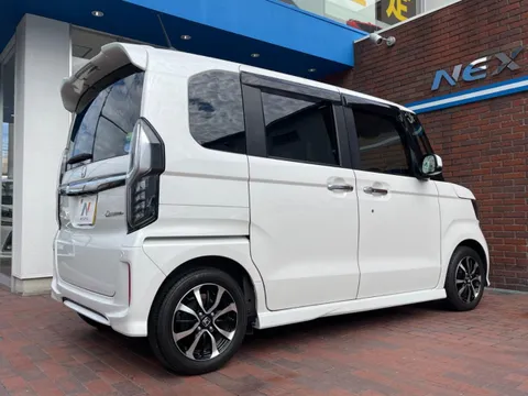 Honda N-BOX Custom