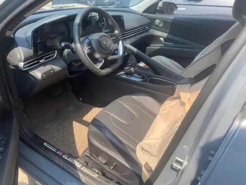 Hyundai Elantra (Avante)