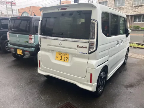 Suzuki Spacia