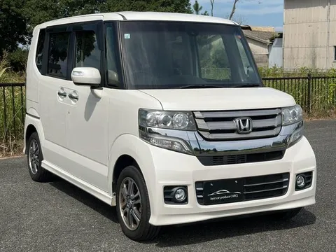 Honda N-BOX Custom
