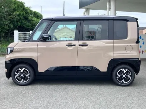 Mitsubishi Delica Mini