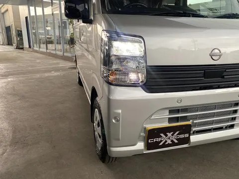 Nissan Clipper Van