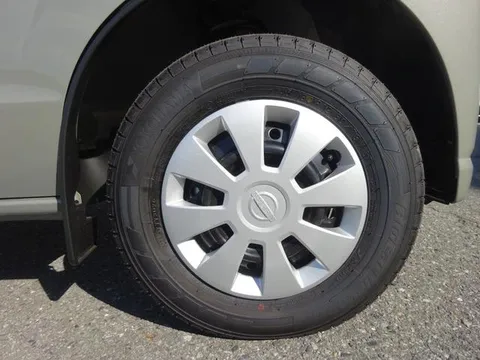 Nissan Clipper Van