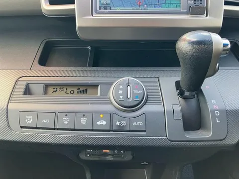 Honda Freed Spike