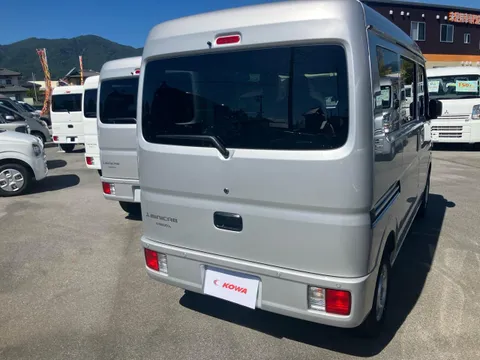 Mitsubishi Minicab Van