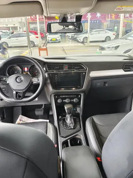 Volkswagen Tiguan L