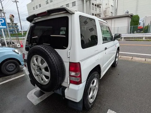 Mitsubishi Pajero Mini