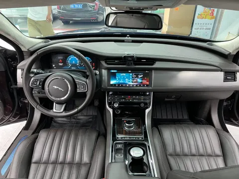 Jaguar XFL
