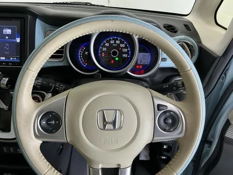 Honda N-BOX Slash