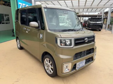 Toyota Pixis Mega