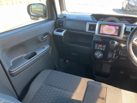 Toyota Pixis Mega