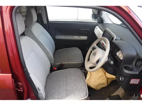 Daihatsu Mira Tocot