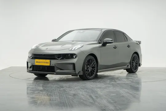 Lynk & Co 03