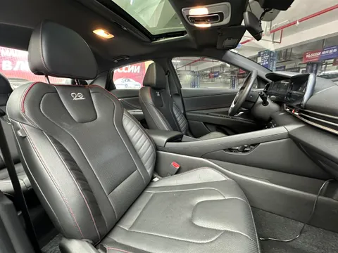 Hyundai Elantra (Avante)