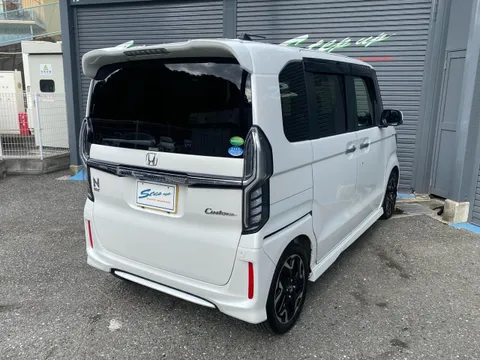 Honda N-BOX Custom