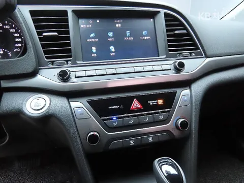 Hyundai Elantra (Avante)