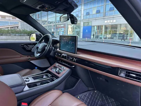 Lincoln Aviator
