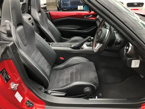 Mazda MX-5 (Roadster)