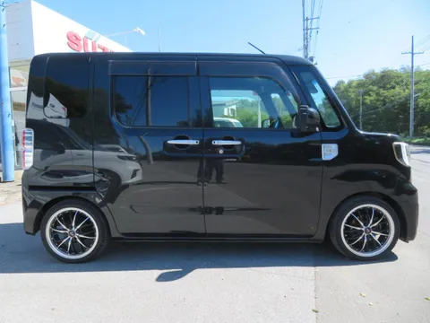 Toyota Pixis Mega