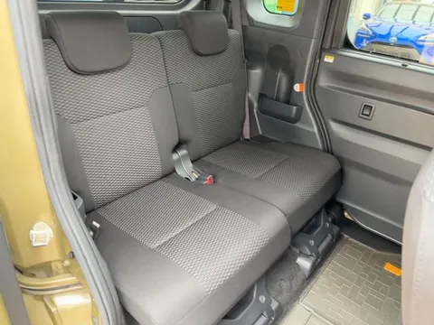 Toyota Pixis Mega