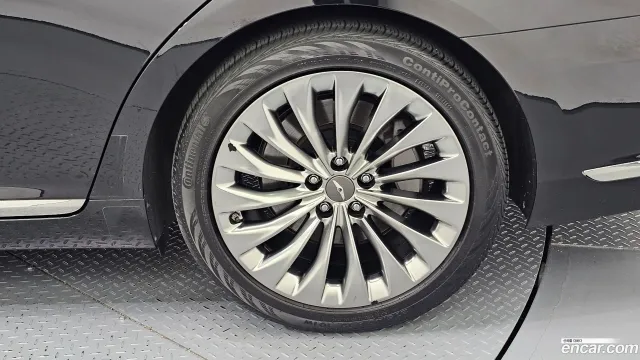 Genesis G90 (EQ900)