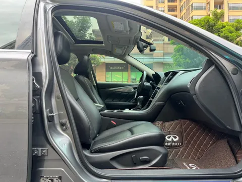 Infiniti Q50L