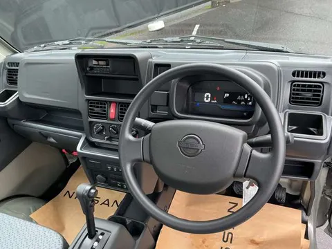 Nissan Clipper Truck