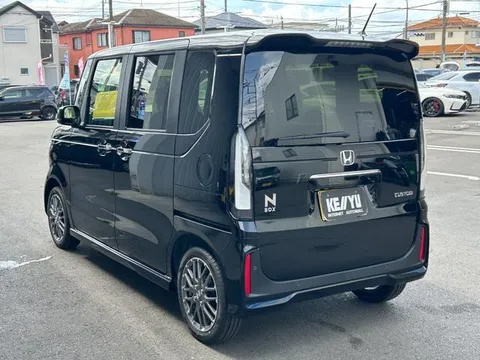 Honda N-BOX Custom
