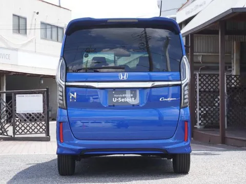 Honda N-BOX Custom