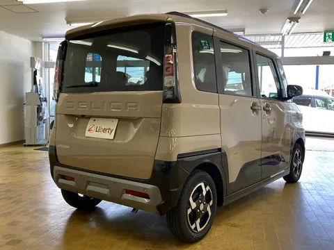 Mitsubishi Delica Mini