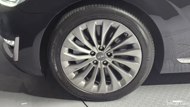 Genesis G90 (EQ900)