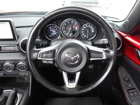Mazda MX-5 (Roadster)