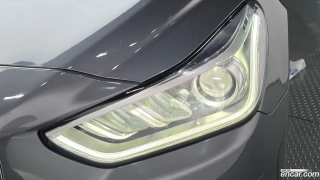 Genesis G90 (EQ900)